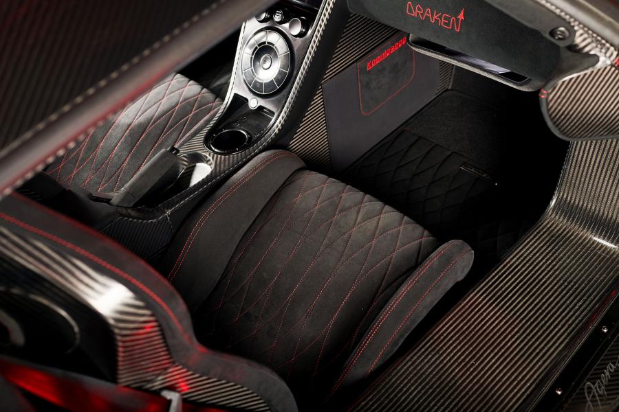 Интерьер Koenigsegg Agera RS Draken 2018 года  (фото 4 из 22)